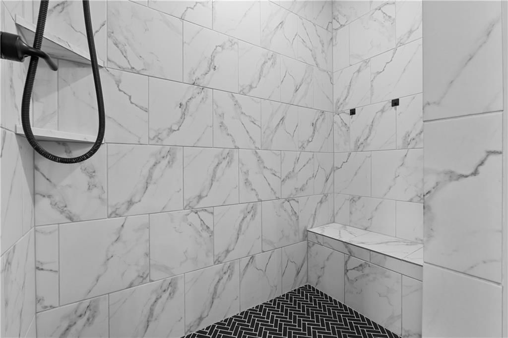 1295 NW Hickorywood Court — photo 19