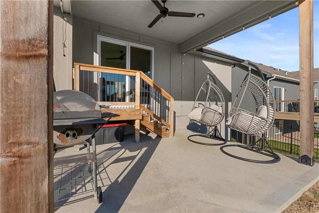 1295 NW Hickorywood Court — photo 31