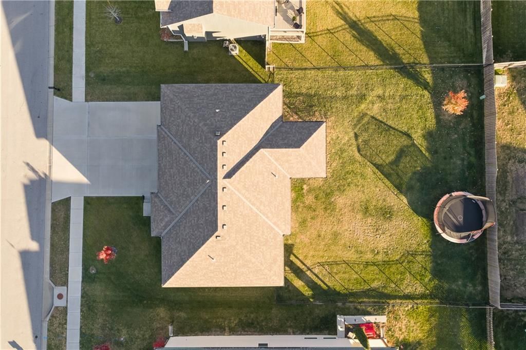1295 NW Hickorywood Court — photo 37