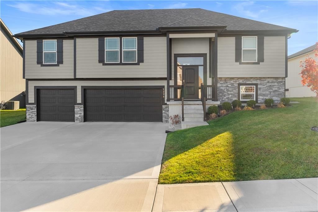 1295 NW Hickorywood Court — photo 43