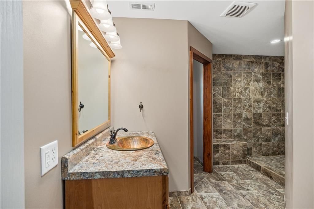 33518 Holt 150 N/A — photo 22