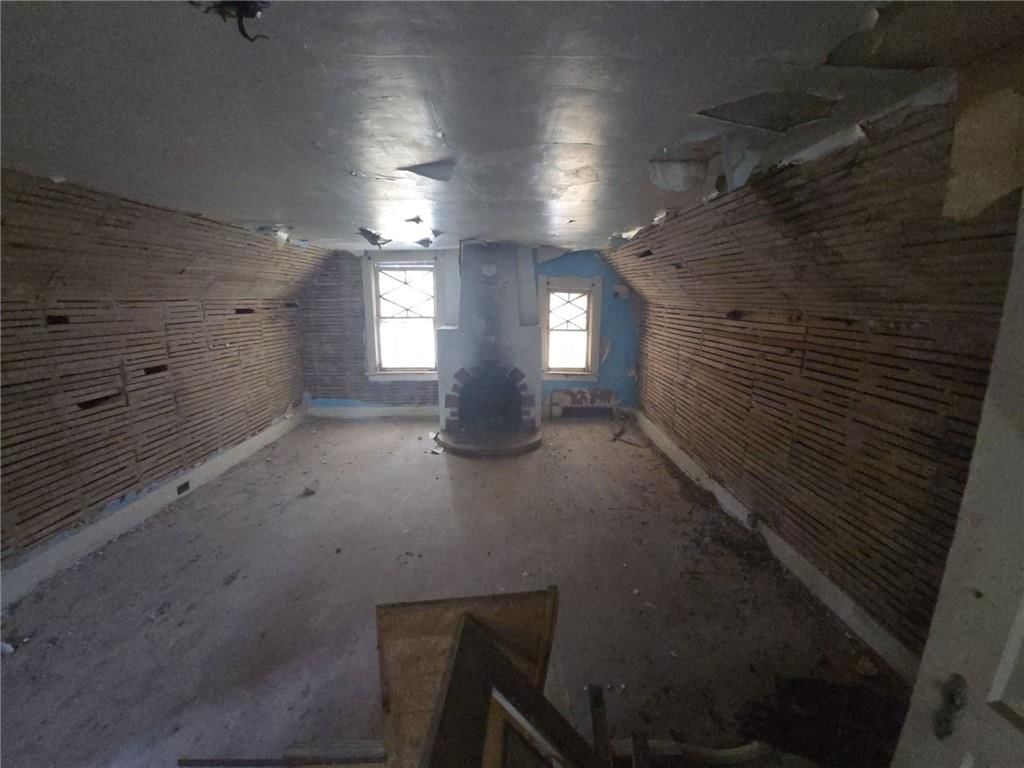 2911 E 37th Street — photo 20
