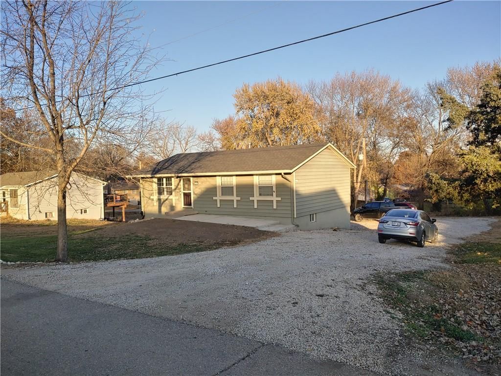 606 S UNION Street — photo 3