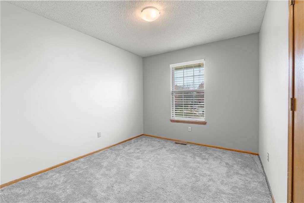626 SE Fox Run Court — photo 16