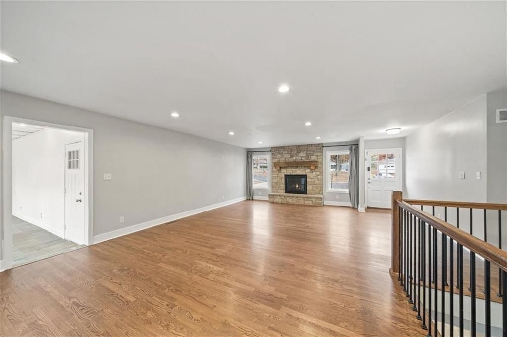 7612 Maple Street — photo 2
