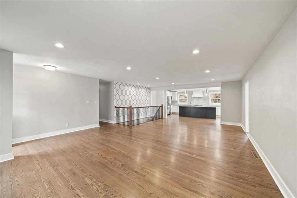 7612 Maple Street — photo 3