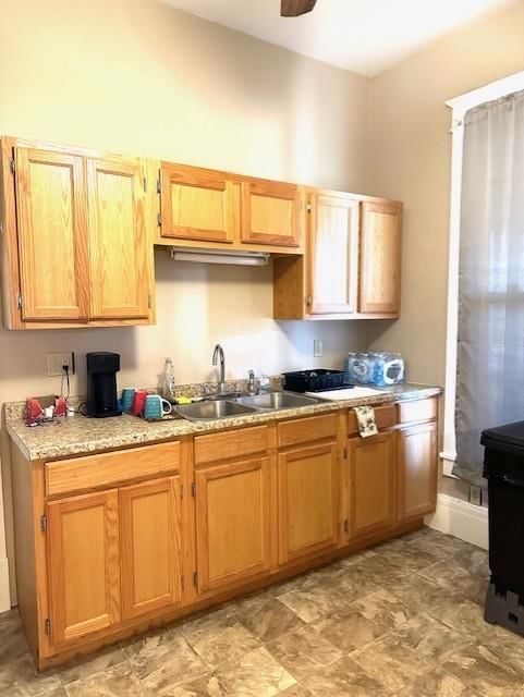 939 N Lynn Street — photo 3