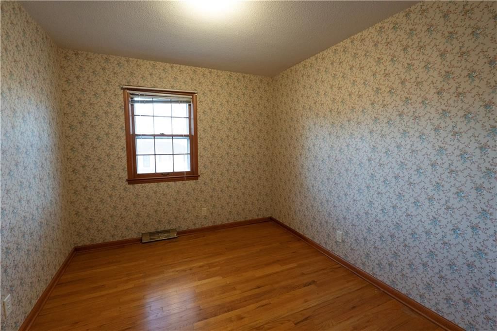 131 E 132nd Terrace — photo 18