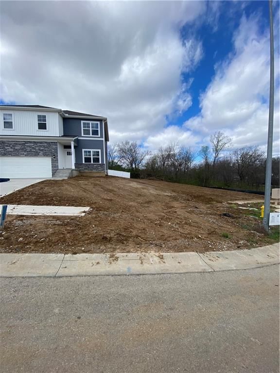 521 Ella's Way — photo 2