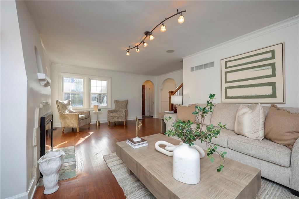 1010 W 70th Terrace — photo 8