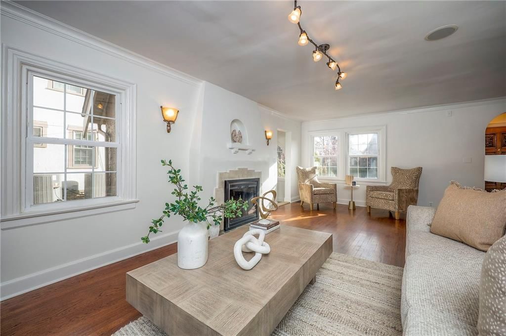 1010 W 70th Terrace — photo 9