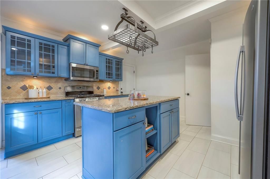 1010 W 70th Terrace — photo 18