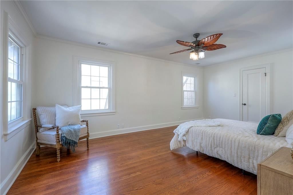 1010 W 70th Terrace — photo 24