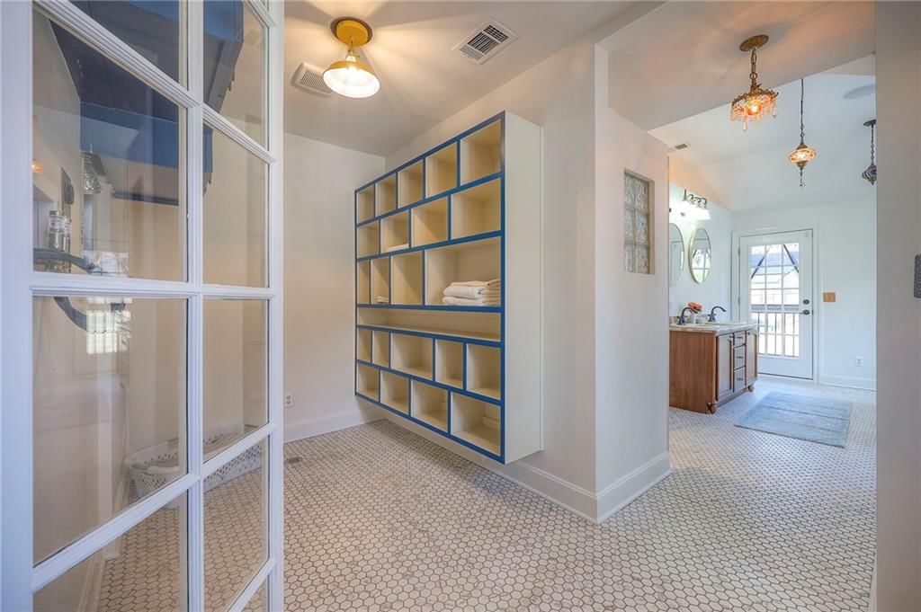 1010 W 70th Terrace — photo 26