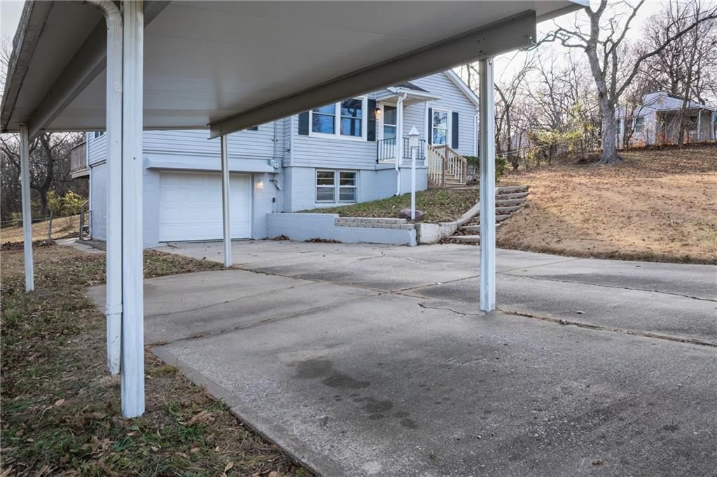 9 NW Englewood Court — photo 4
