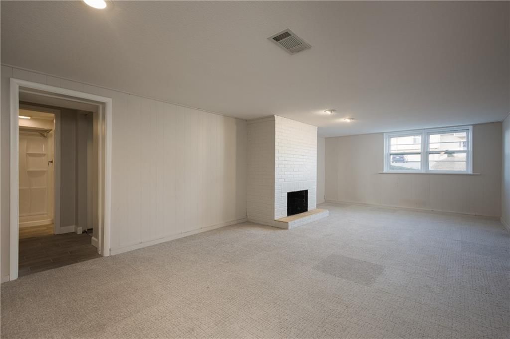 9 NW Englewood Court — photo 31