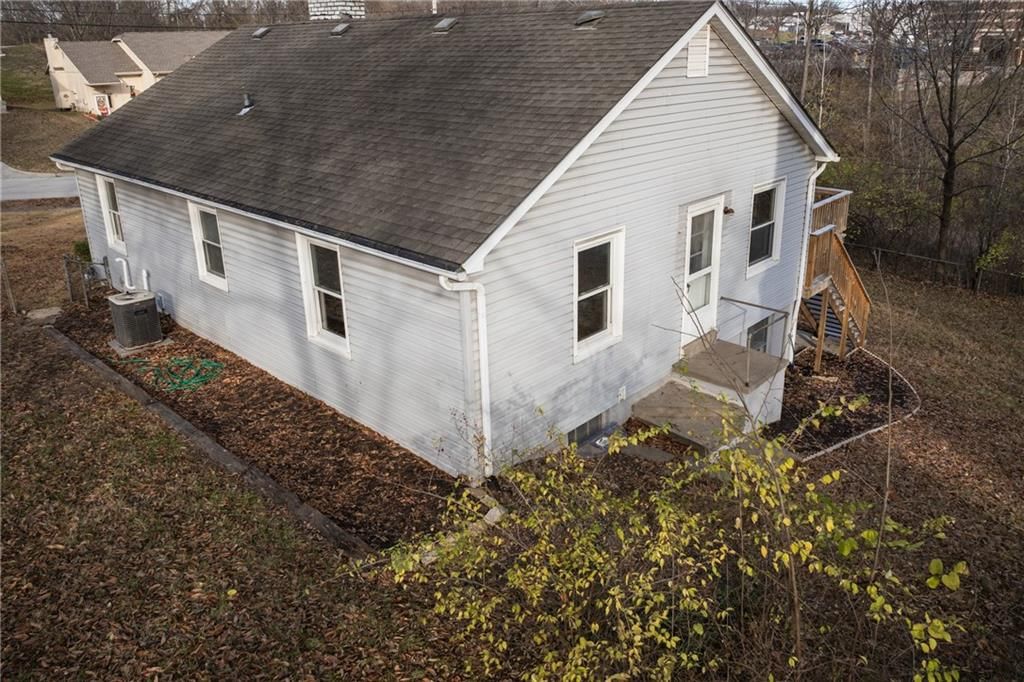 9 NW Englewood Court — photo 34