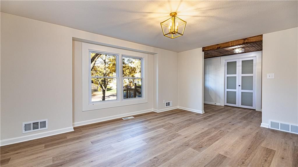 9841 Melrose Street — photo 3