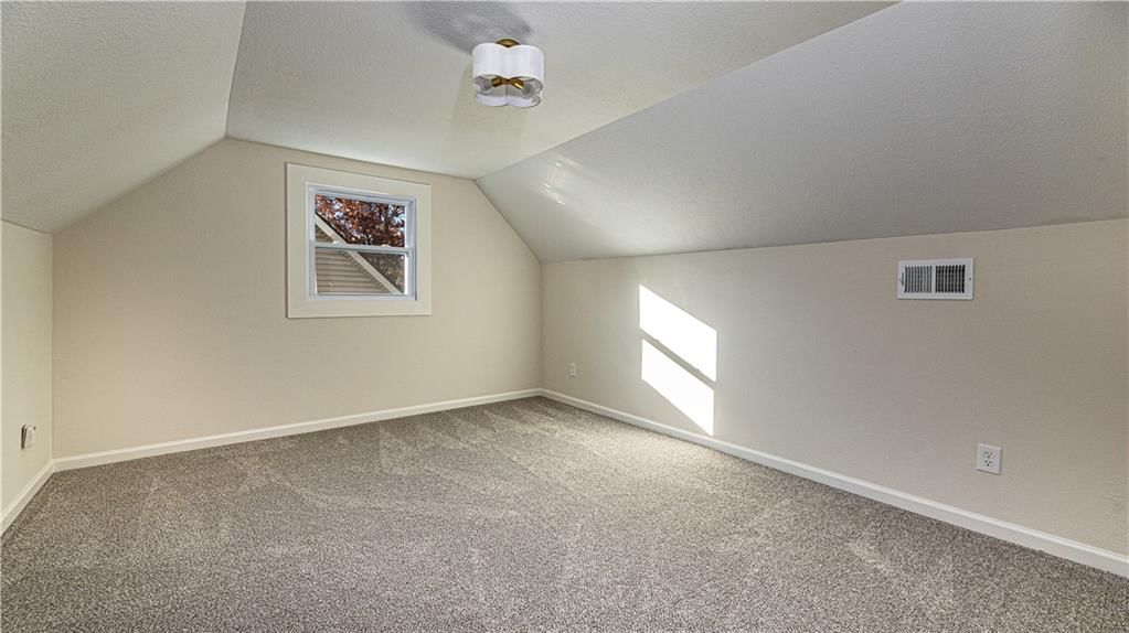 9841 Melrose Street — photo 11