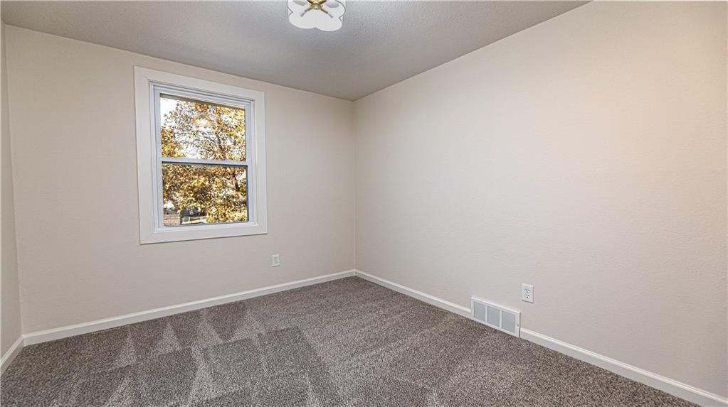 9841 Melrose Street — photo 13