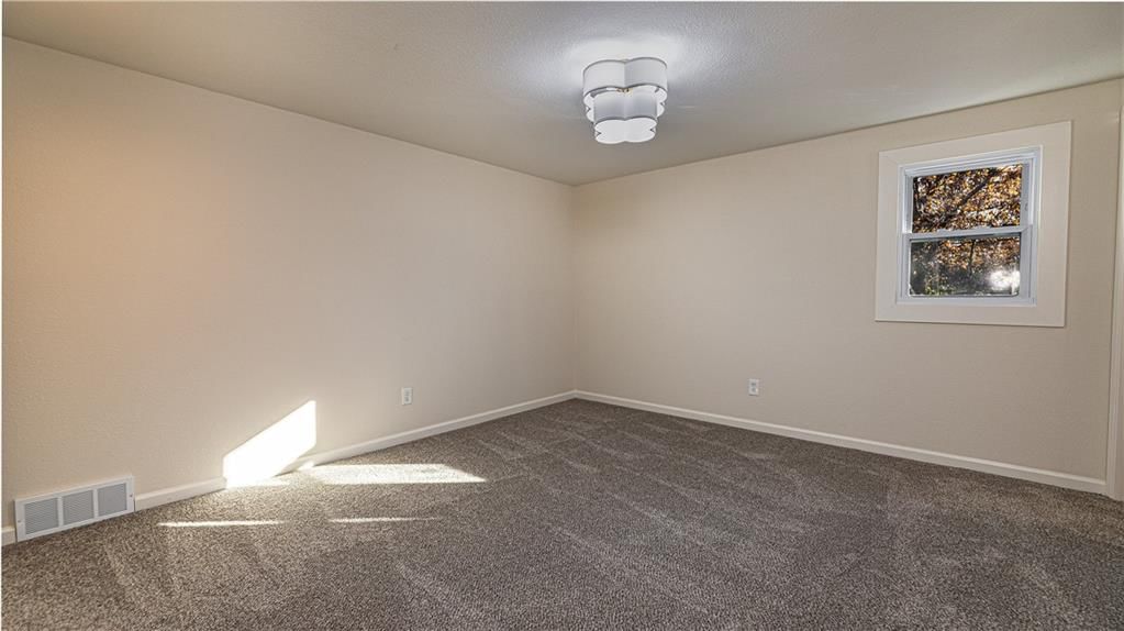 9841 Melrose Street — photo 14