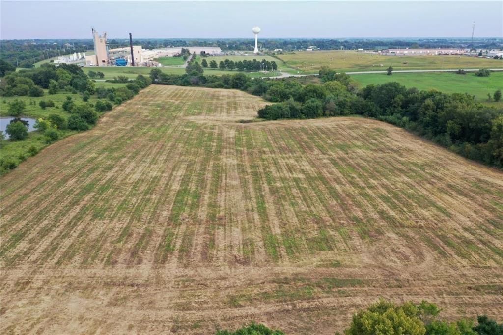 20530 Webster Street, Spring Hill, KS: listing photo 3
