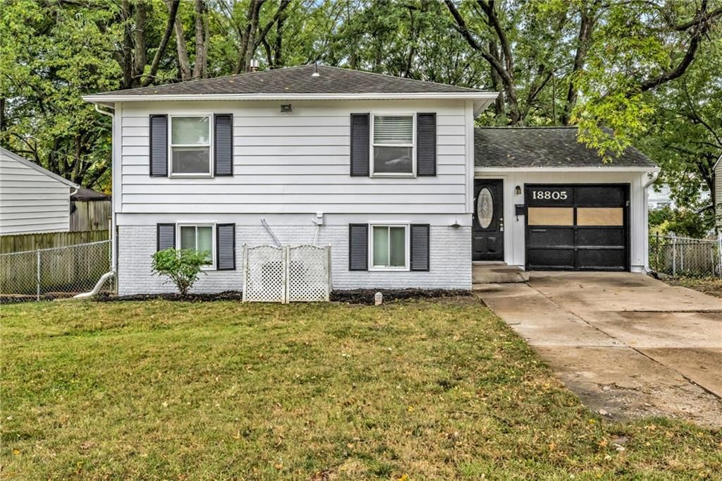 18805 E Arrowhead Drive, Independence, MO