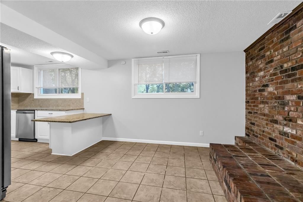 18805 E Arrowhead Drive — photo 16