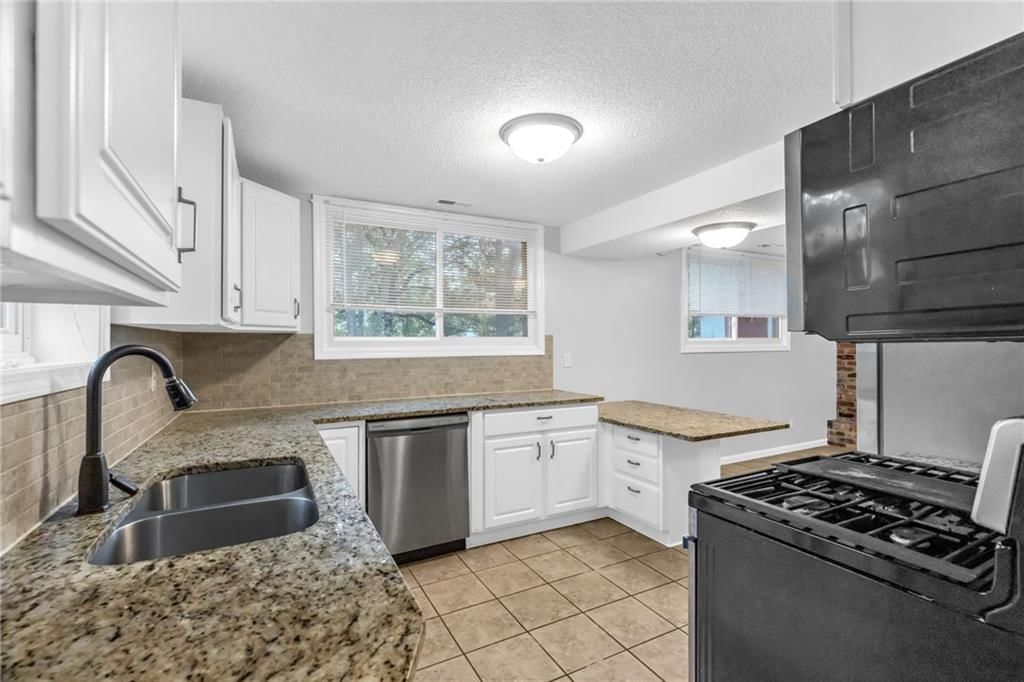 18805 E Arrowhead Drive — photo 20