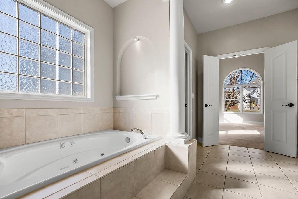 2224 NE Overland Drive — photo 16