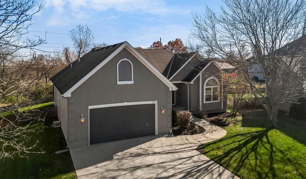 2224 NE Overland Drive — photo 34