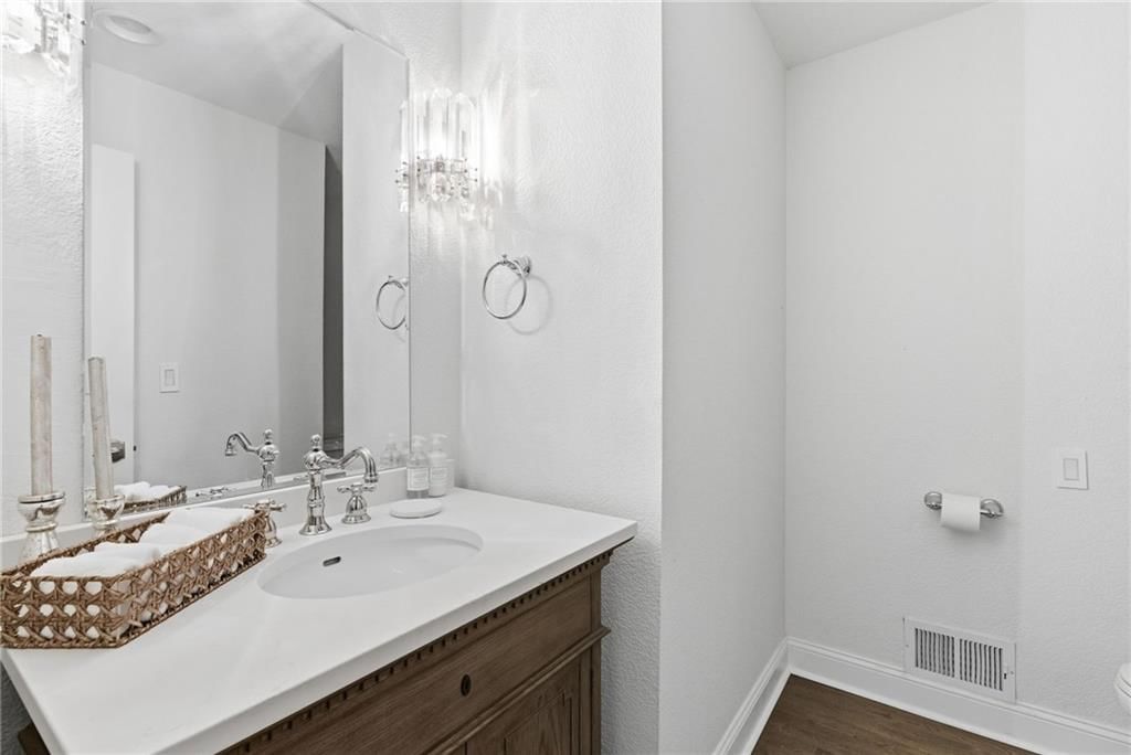 3705 Shawnee Mission Parkway — photo 14
