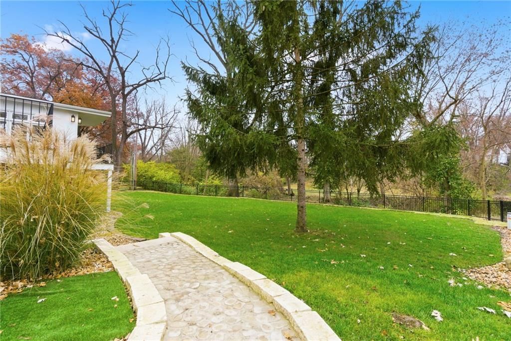 3705 Shawnee Mission Parkway — photo 38