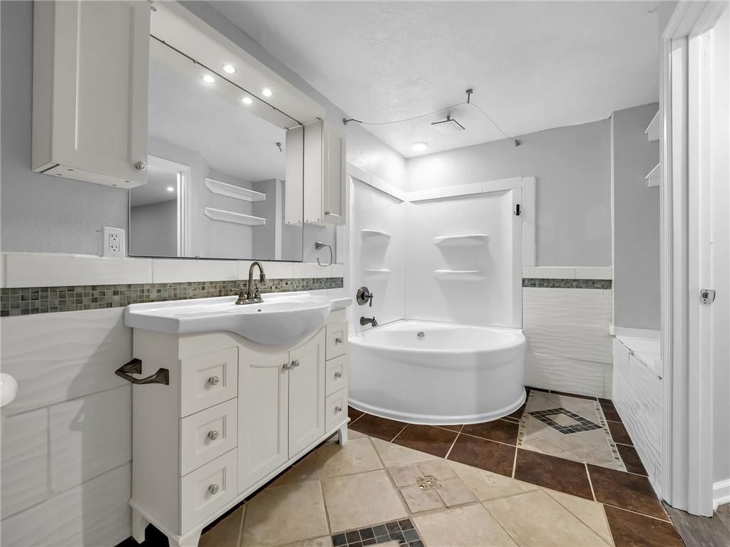 2128 S Lennox Drive — photo 24