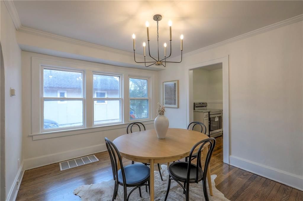 2434 S Sterling Avenue — photo 7