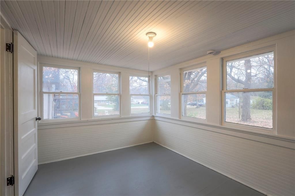 2434 S Sterling Avenue — photo 13