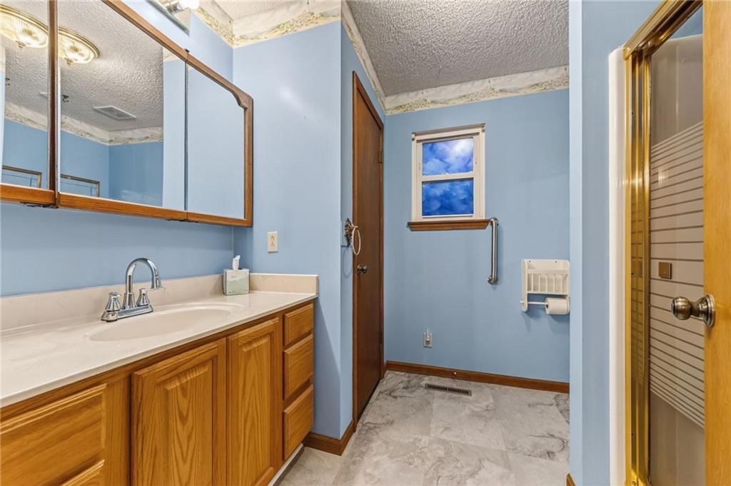 307 Center Street — photo 29