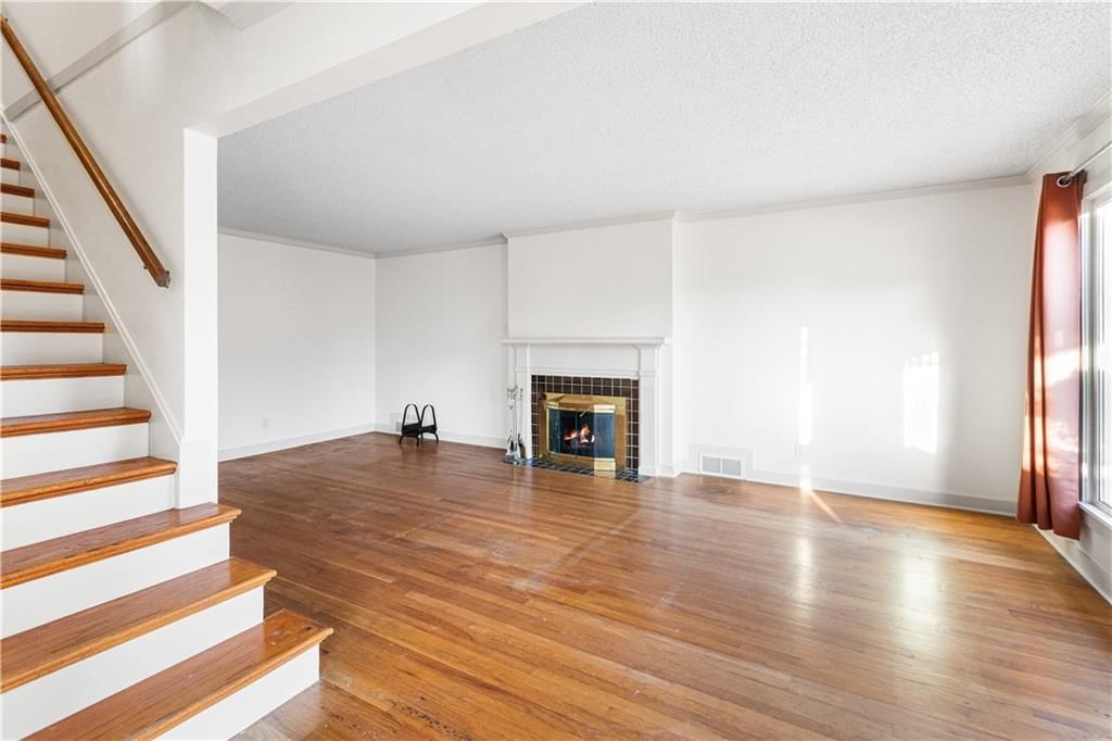416 E 81st Street — photo 11
