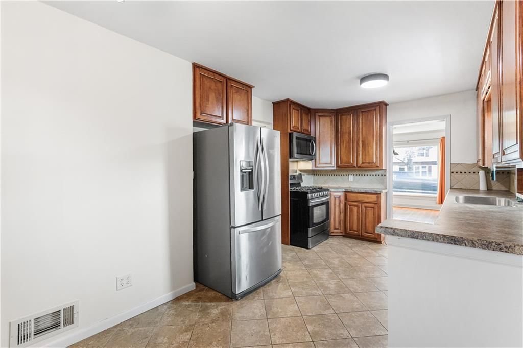 416 E 81st Street — photo 24