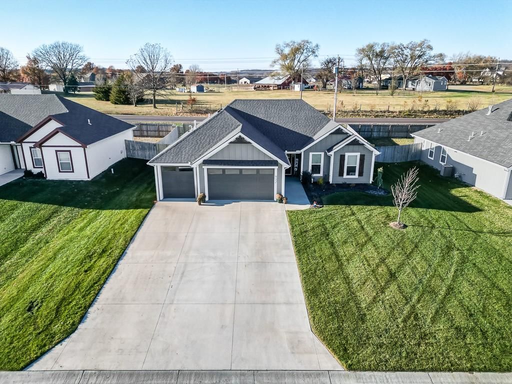 932 N Cottonwood Court — photo 2