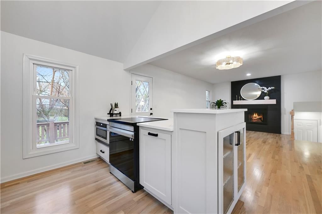 9318 Greenway Lane — photo 2