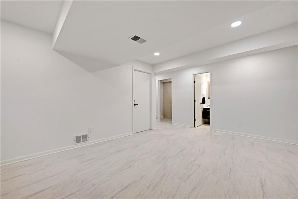 9318 Greenway Lane — photo 22