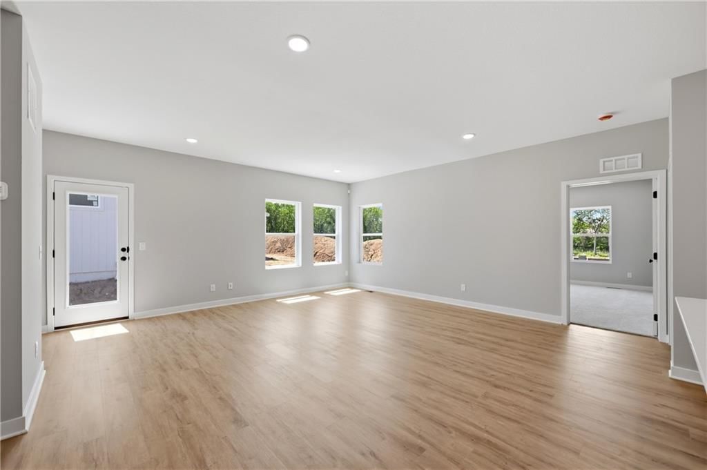 4714 Brentwood Avenue — photo 8