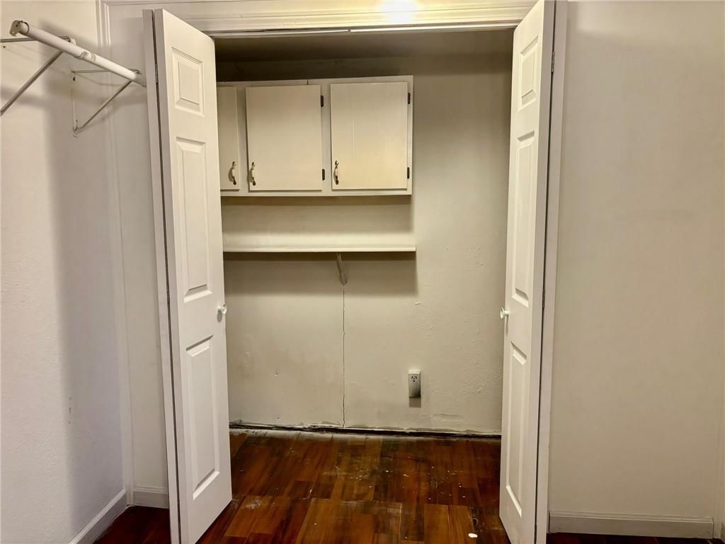 1922 Spratt Avenue — photo 10