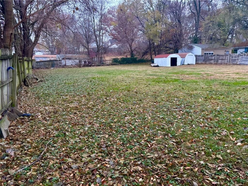 1922 Spratt Avenue — photo 17