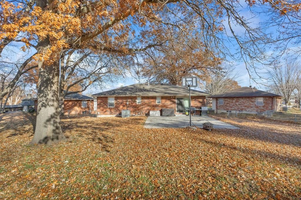 75 Myrna Circle — photo 36