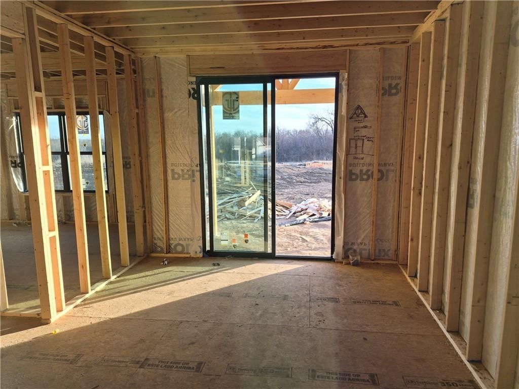 Photo 9 of 73 - 4264 Lake Shore Court, Basehor, KS 66007