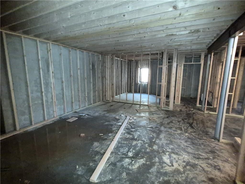 Photo 17 of 73 - 4264 Lake Shore Court, Basehor, KS 66007