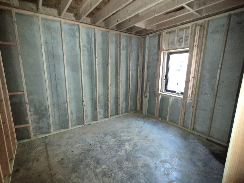 Photo 18 of 73 - 4264 Lake Shore Court, Basehor, KS 66007