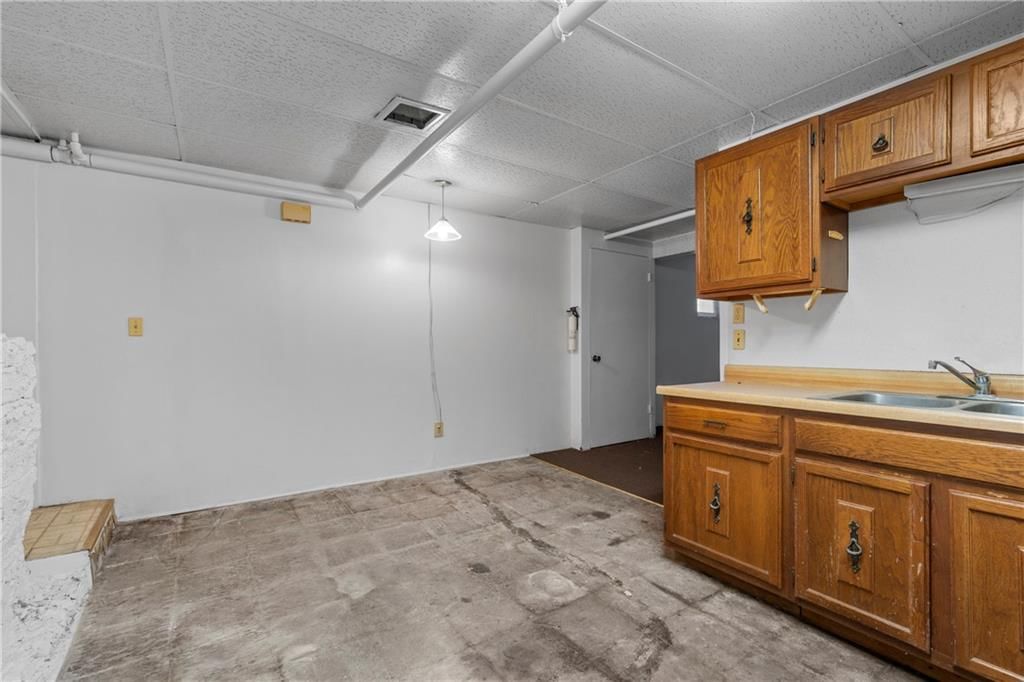 3619 Wyandotte Street — photo 44